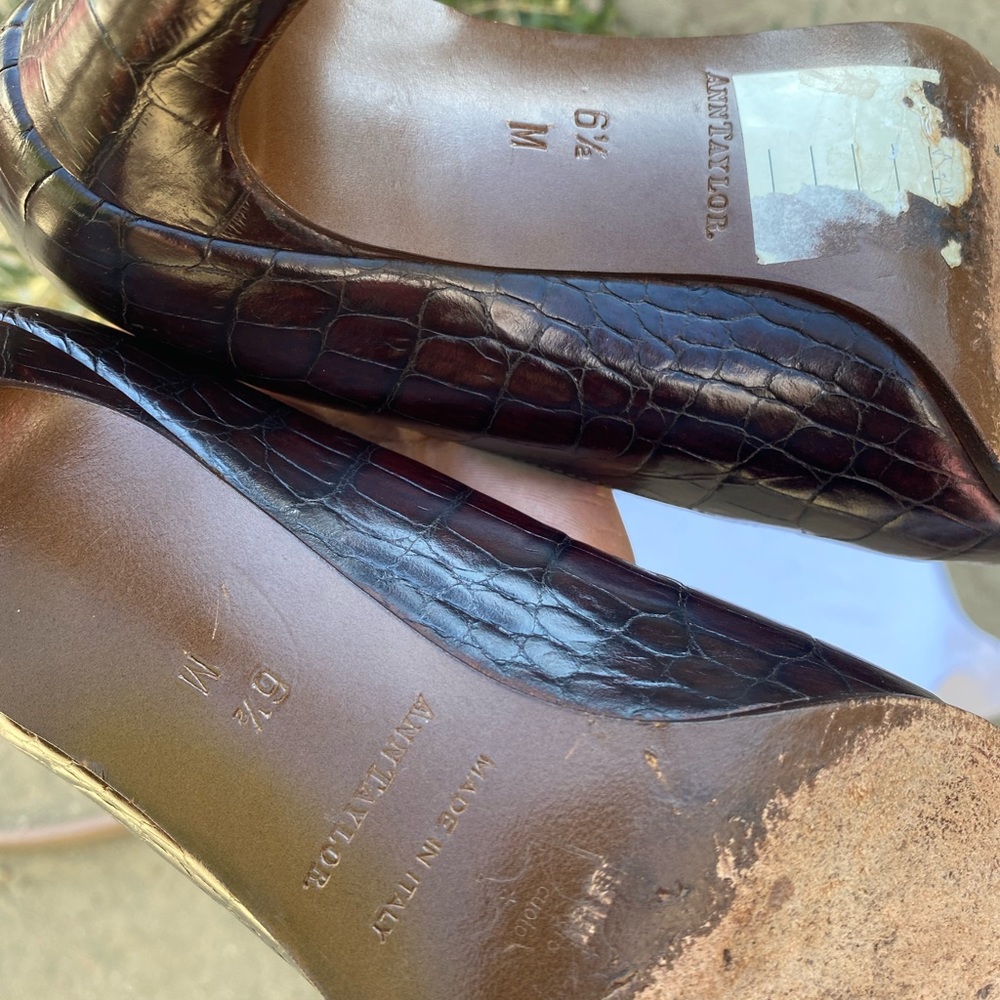 VTG Ann Taylor 🇮🇹 Made 💯 Leather Pumps Sz 6.5M - Picture 5 of 10